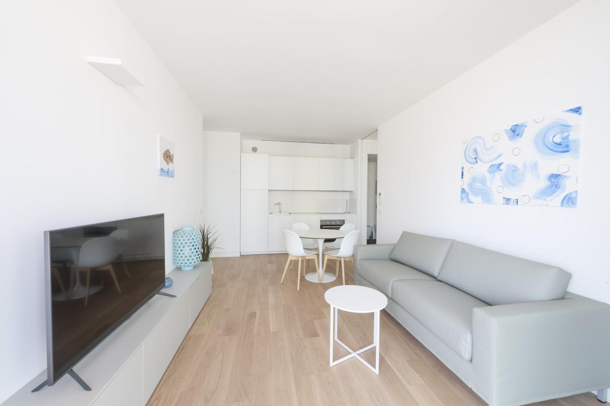 The Summer Apartment